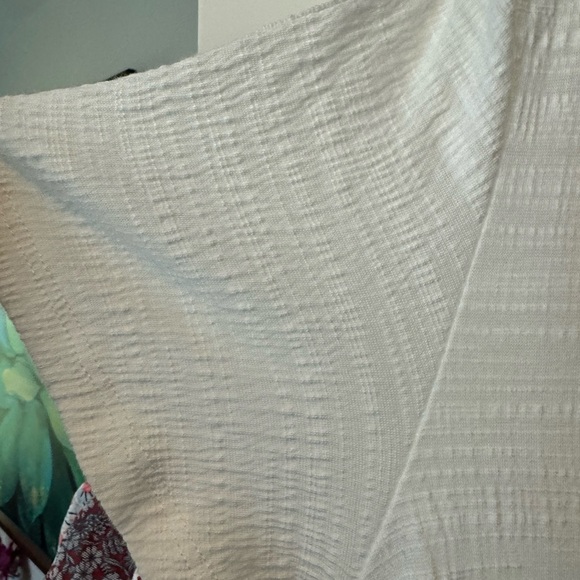 White textured short sleeve top XL - Picture 3 of 4